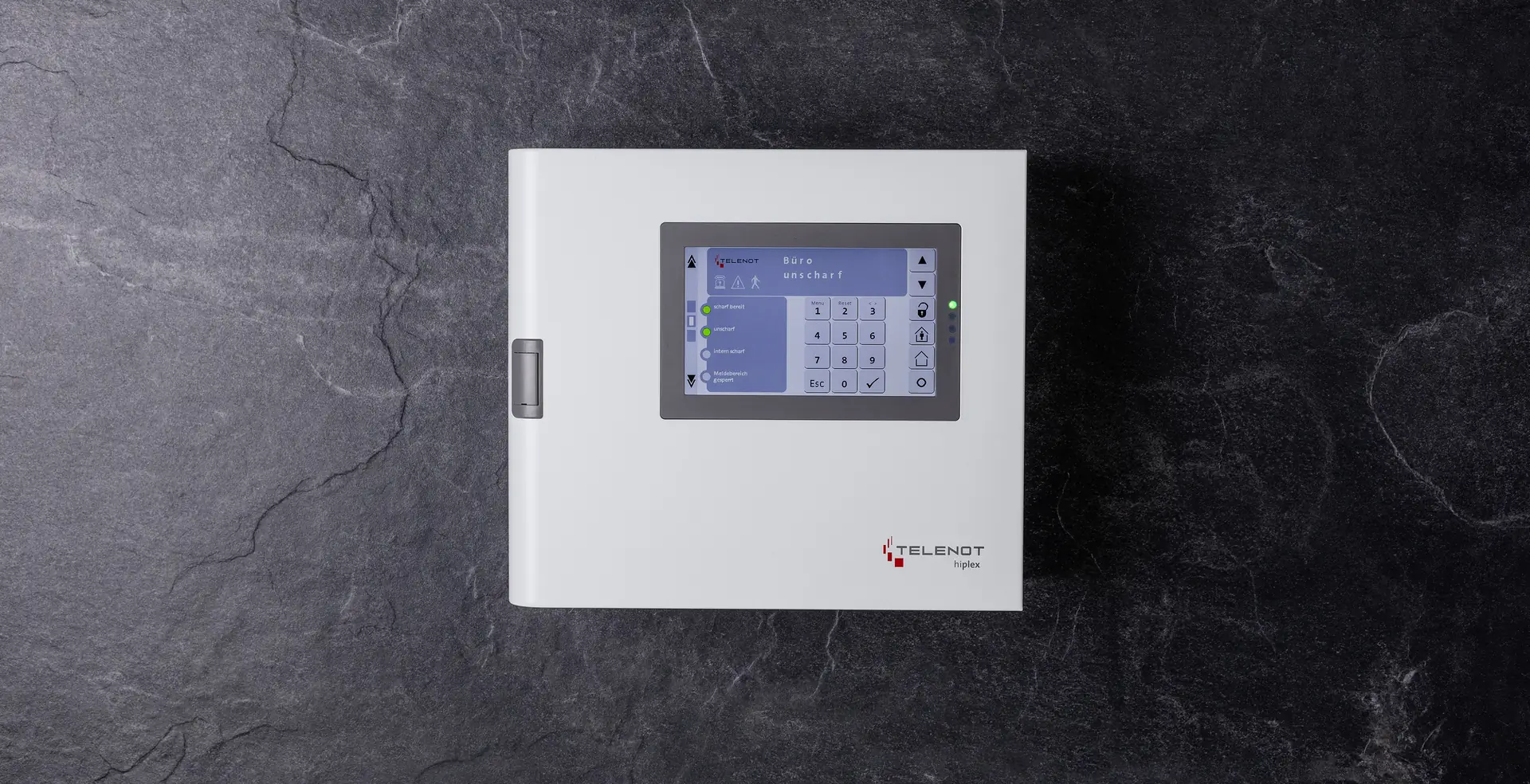 TELENOT hiplex 8400H Einbruchmelderzentrale an dunkler Wand